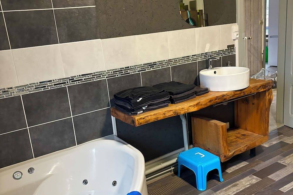 Gîte 205m2 8pers piscine, jacuzzi, balnéo, proche Gérardmer - La Bresse in Vagney, Parque natural regional de los Ballons des Vosges