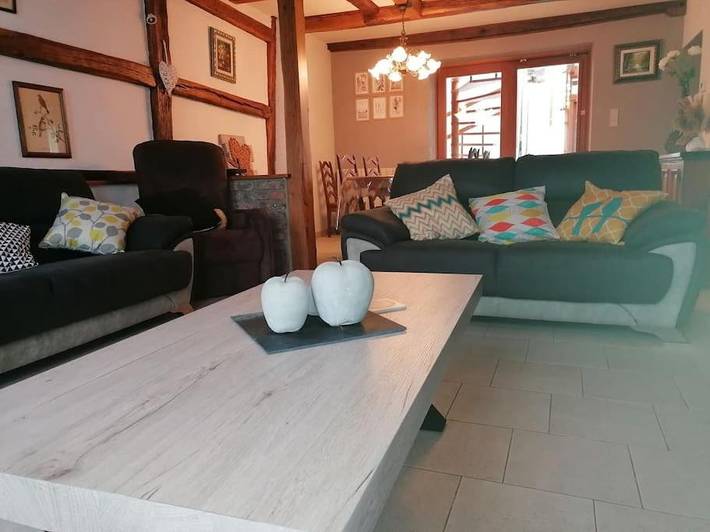Gîte pour 5 personnes, avec terrasse ainsi que jardin et vue dans Treignes