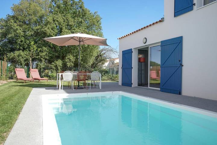 Appart’hôtel pour 6 personnes, avec jardin ainsi que piscine et vue