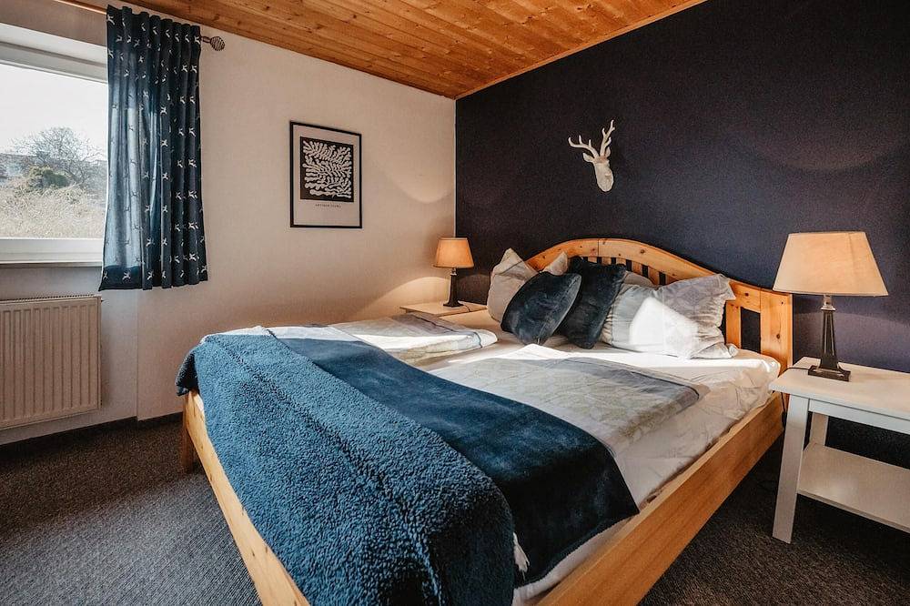 Ganze Wohnung, Komplett neu ausgestatteter Ferienbungalow mit Kaminofen und Garten in Zandt, Ostbayern