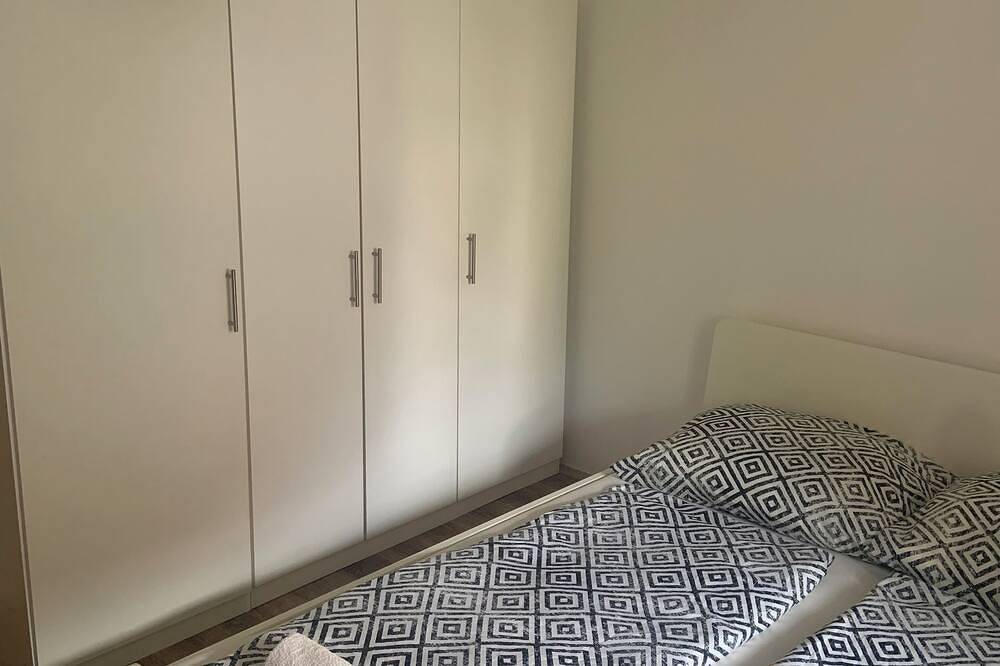 Ganze Wohnung, Cozy apartment with 1 bedroom and Ac, Wifi in welcoming Pécs in Pecs, Kleingebiet Fünfkirchen