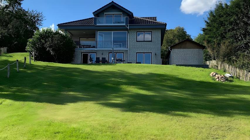 Ferienhaus für 12 Personen, mit Sauna und Seeblick sowie Garten in Holsteinische Schweiz - 2