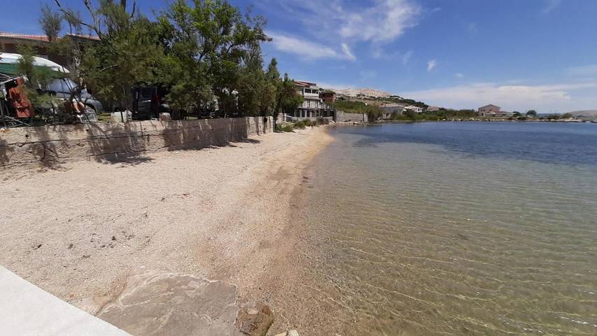Camping pour 4 personnes, avec jardin et vue, animaux acceptés dans Pag - 2