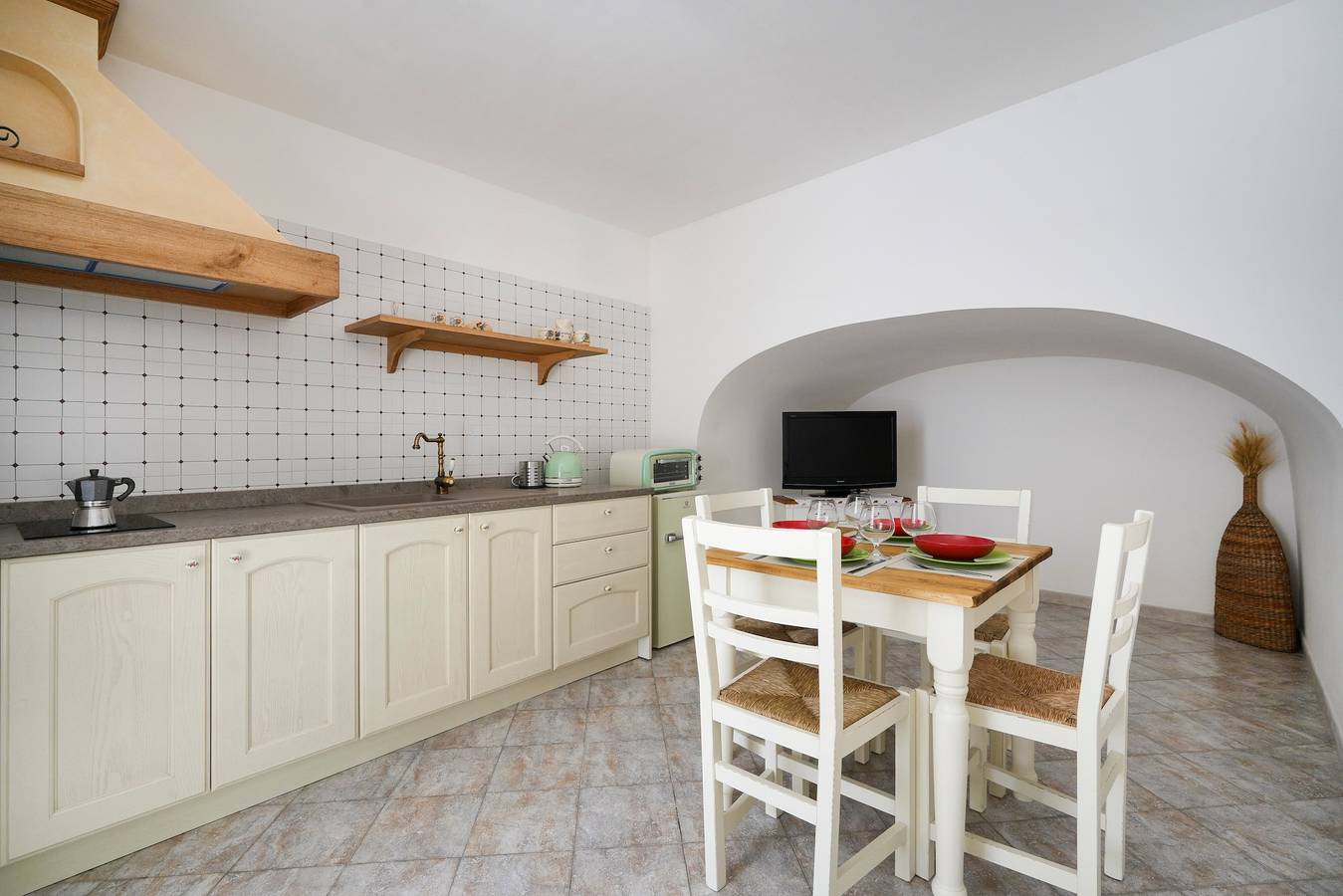 Ganze Wohnung, Ferienwohnung 'Giona's Guest House' mit Balkon, Wi-Fi und Klimaanlage in Martina Franca, Tarent Provinz