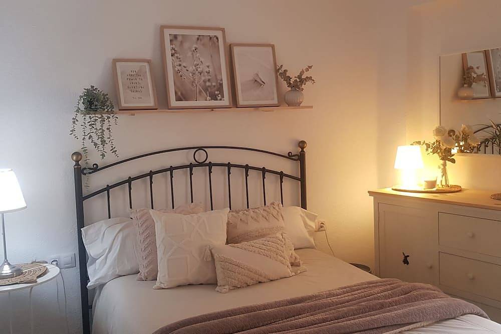 Apartamento entero, Apartment on the Beach Malvarrosa Cabañal, Ca Micaela- Wifi free, easy parking in La Malvarrosa, Valencia