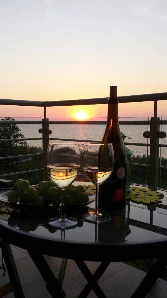 Apartament wakacyjny dla 4 osób, z widok i ogród w Dziwnówek