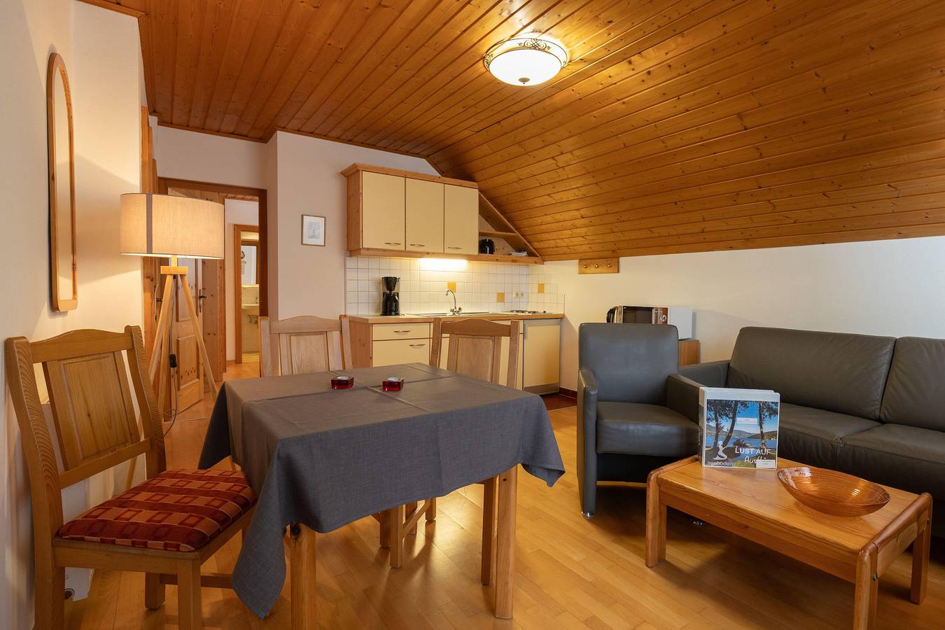 Ganze Ferienwohnung, Appartement mit Balkon 2-4 P. Haus Frühauf (Nr.F5) in Seeboden, Bezirk Spittal an der Drau