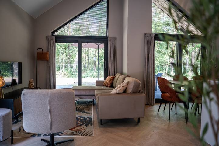 Villa voor 6 personen, with terras and tuin as well as uitzicht op het meer in Noord-Brabant