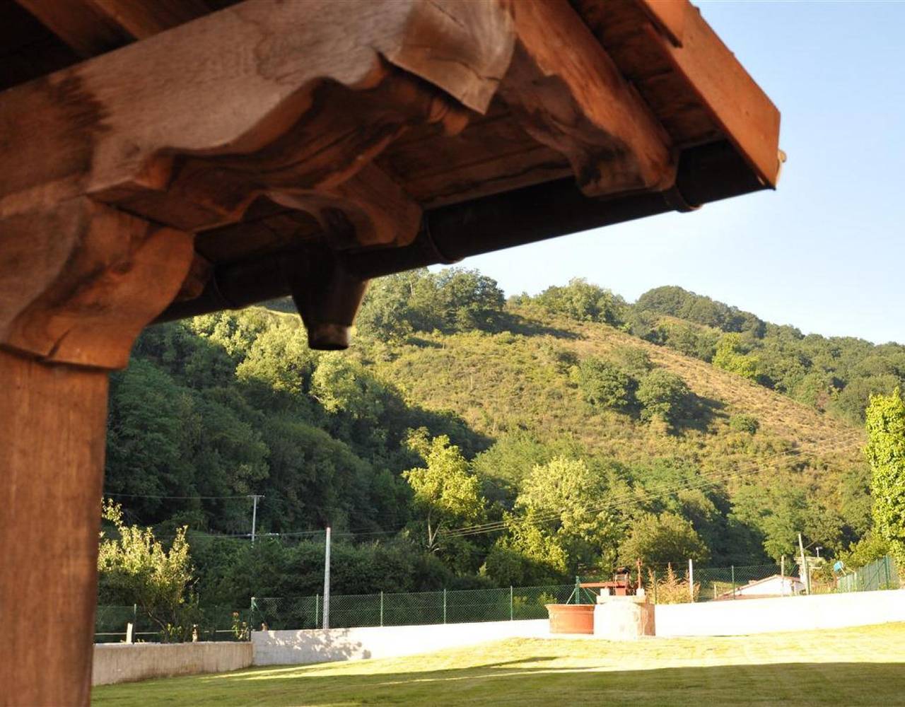 Landhaus 'Barbenea' mit Bergblick, Privatem Garten und Wi-Fi in Oronoz-Mugairi, Baztan