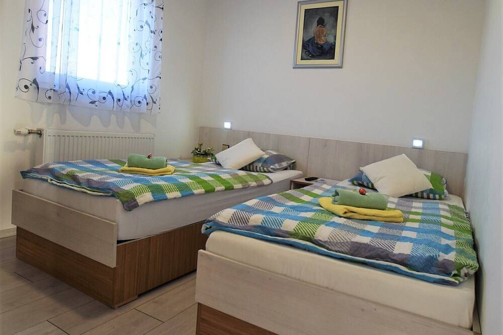 Ganze Wohnung, Familienfreundliche Wohnung in der Nähe des Flusses und der Berge in Prozor, Lika-Senj