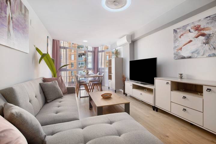 Ganze Wohnung, Ferienwohnung 'Aquario' mit Meerblick, Wlan und Klimaanlage in Benalmádena Costa, Benalmádena