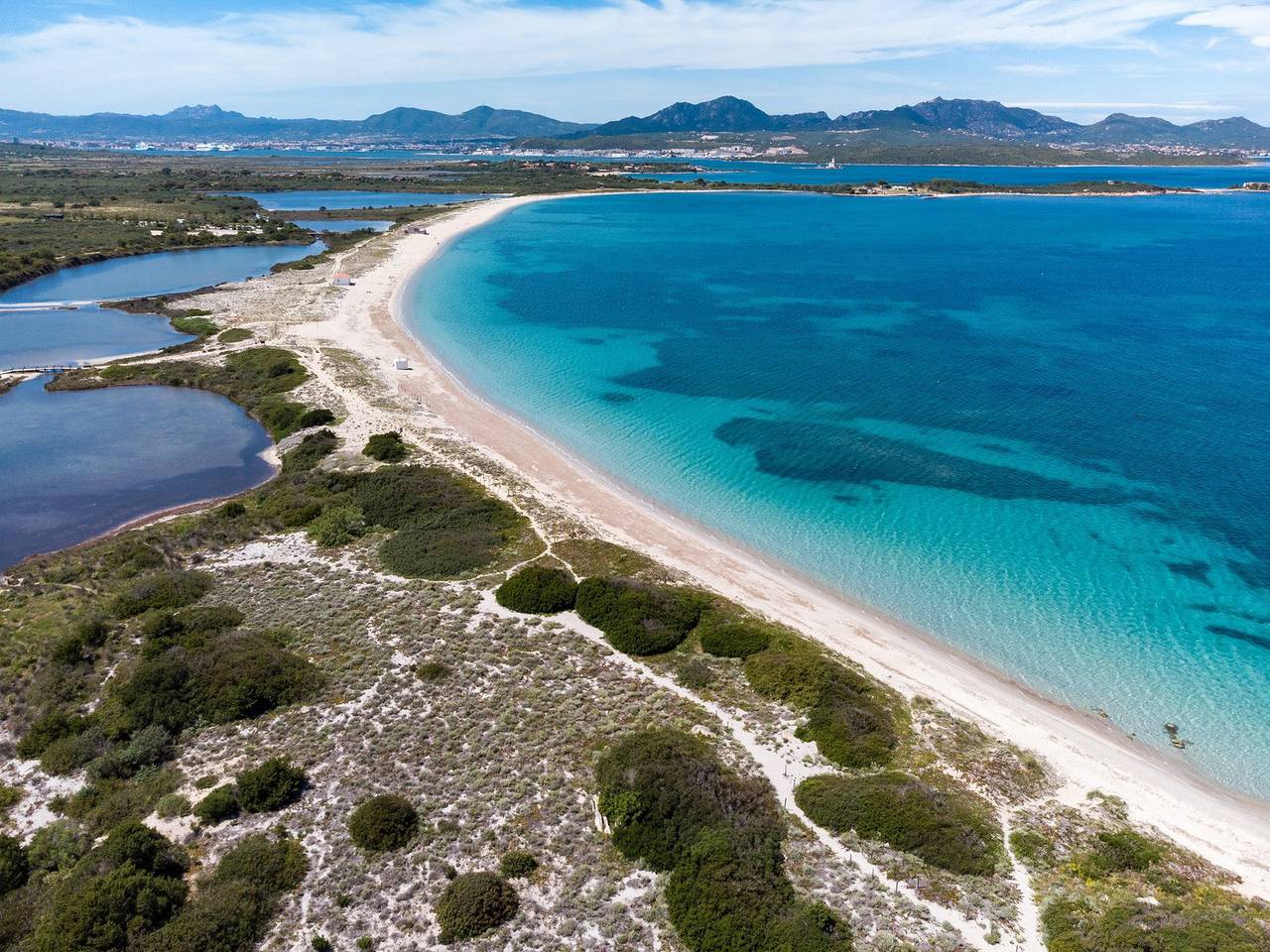 Appartamento intero, Myrsine 13 4 - piscina condivisa e vista sul mare in Murta Maria, Olbia