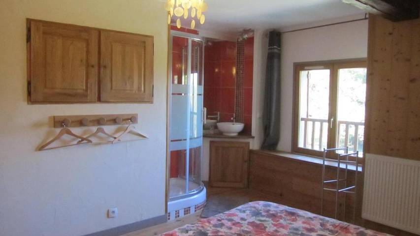 Gîte pour 2 personnes, avec Terrasse ainsi que Jardin et Vue à Saint-Sulpice (Savoie)