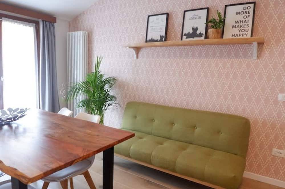 Ganze Wohnung, Design apartment a few steps from the lake in Torbole, Nago-Torbole