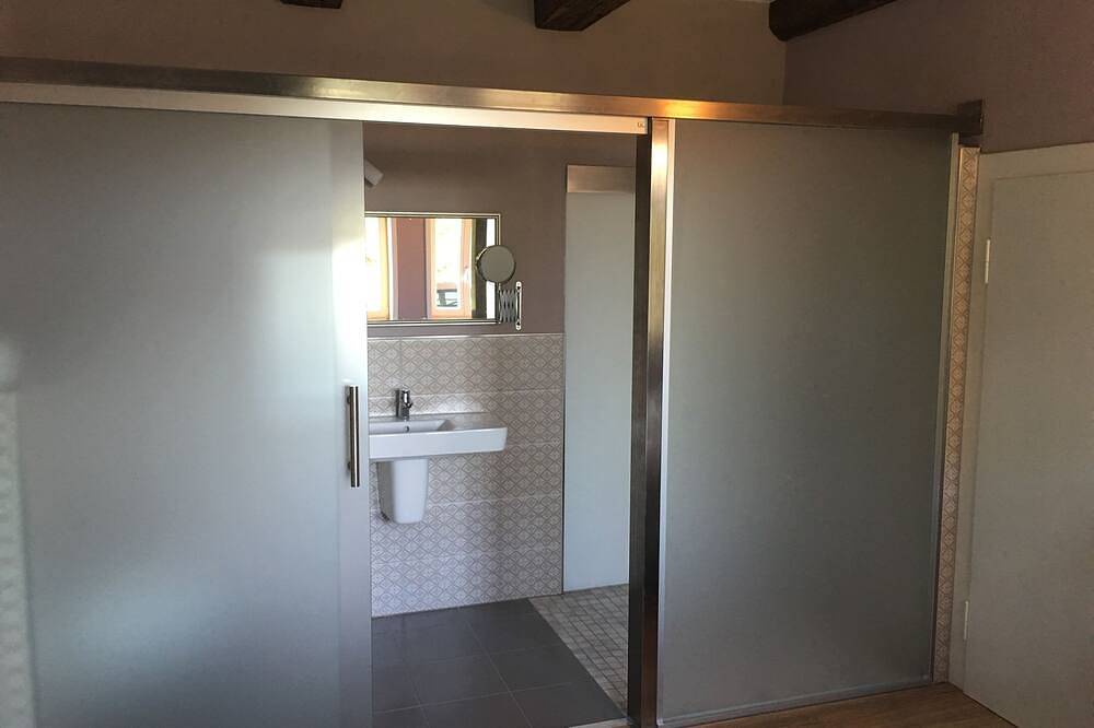 Ganze Wohnung, Wohnen im Mühlengebäude,umsäumt von grünen Wiesen. in Dassel, Weserbergland