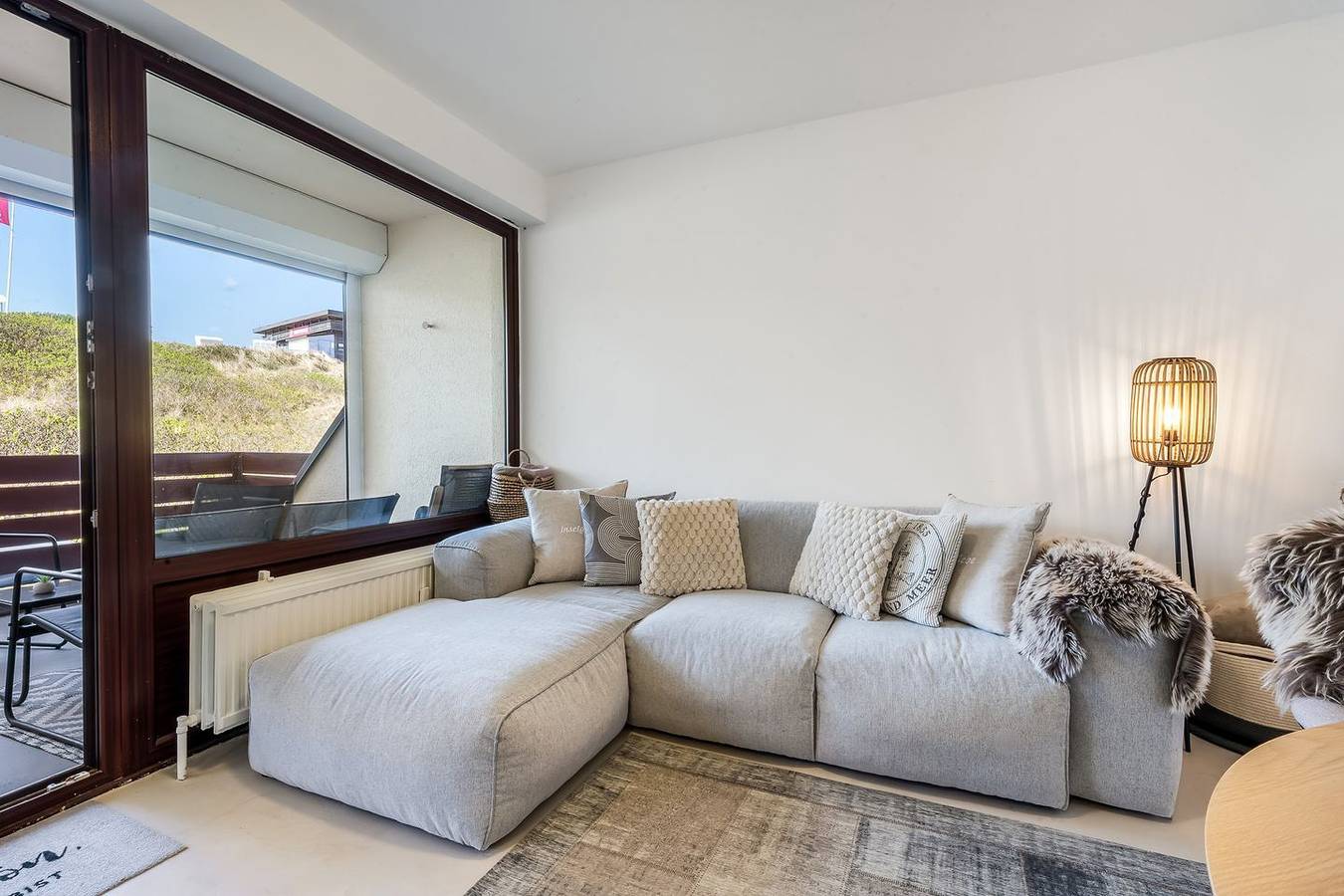 Ganze Wohnung, Frisch renovierte Ferienwohnung in direkter Strandlage mit Westbalkon in Hörnum, Sylt