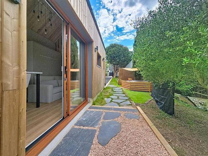 Location de vacances pour 4 personnes, avec jacuzzi et terrasse à Charentilly - 2