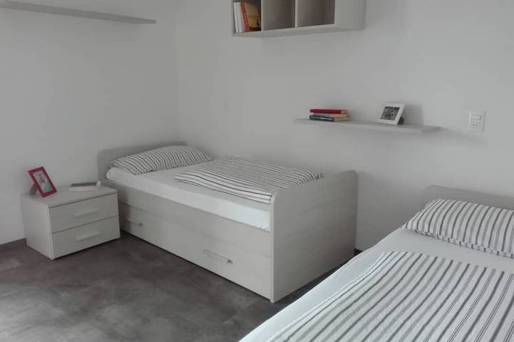 Entire apartment, Lakeside apartment located in historic center with wonderful views in spiaggia Malcesine (Malcesine), Malcesine