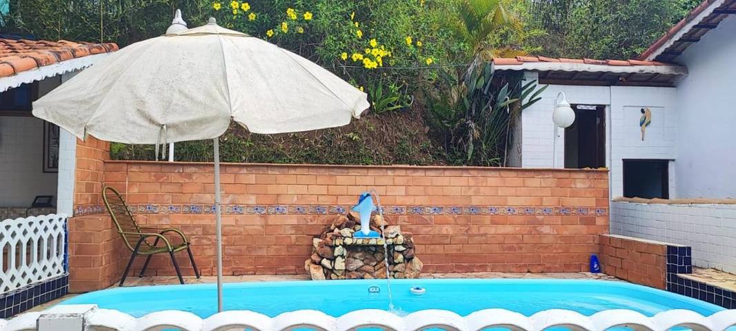 Casas e apartamentos de temporada para 4 pessoas, com terraço e piscina em Guararema