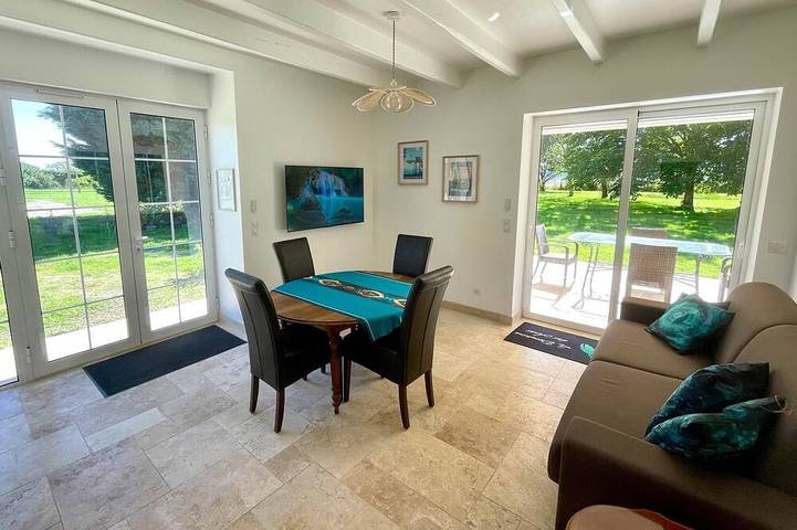 Gîte pour 4 personnes, avec jardin dans Tugéras-Saint-Maurice