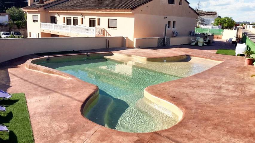 Chalet para 24 personas, con piscina y terraza en Comunidad Valenciana - 2