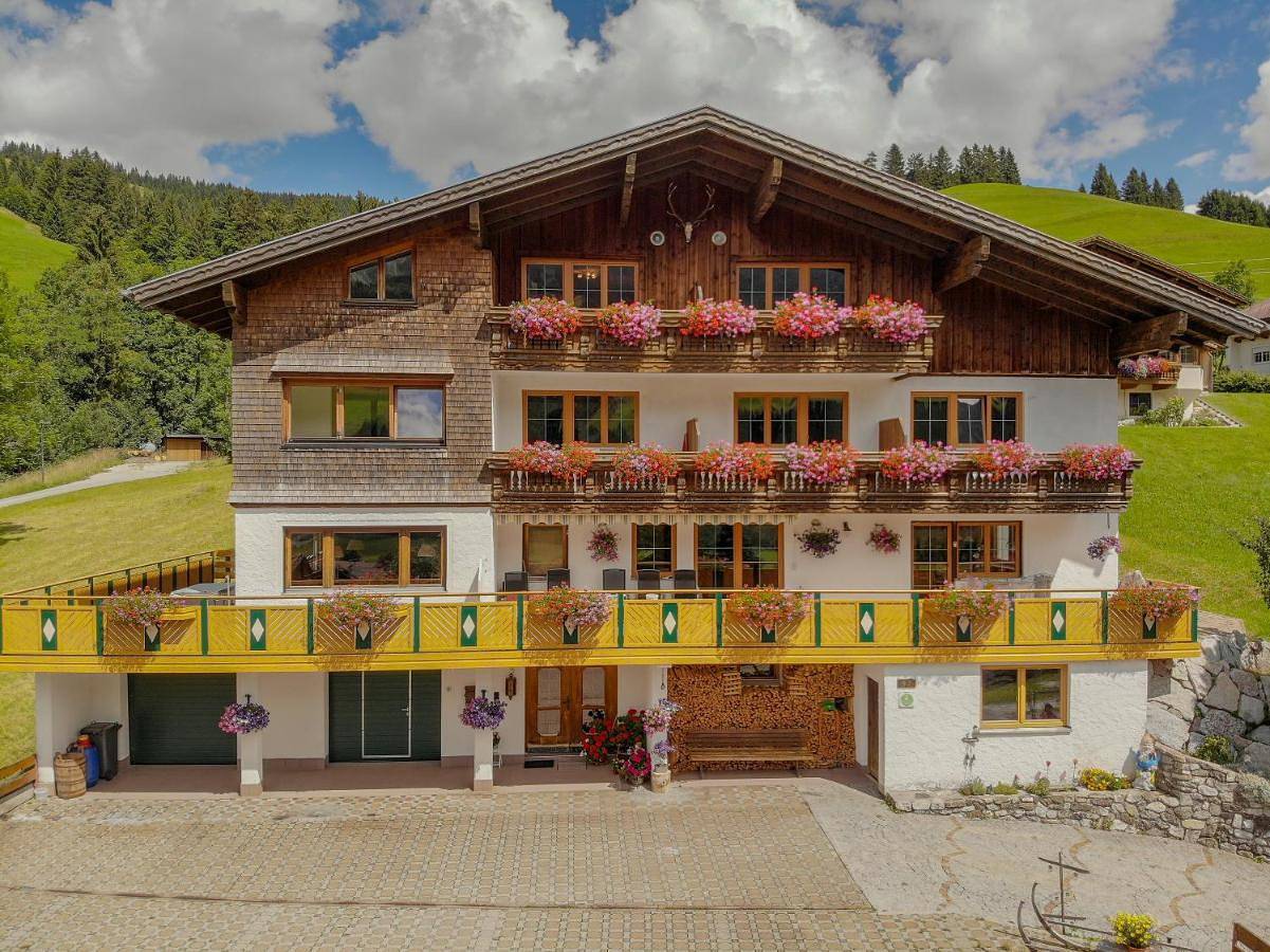 Gästehaus Almhof in Zöblen, Allgäuer Alpen (Österreich)