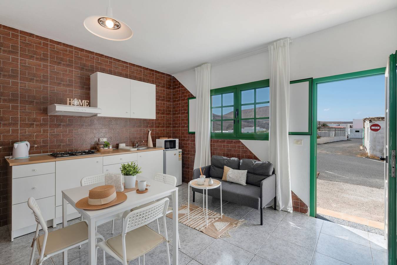 Appartement entier, Vacances 'La Dehesa I' avec vue sur les montagnes et Wi-Fi in Uga, Yaiza