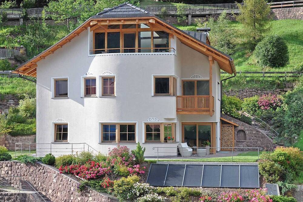 Ganze Wohnung, Apartment Montaniola Resciesa - Helle Ferienwohnung in traumhafter Lage in St. Ulrich in Gröden, Dolomiti Superski