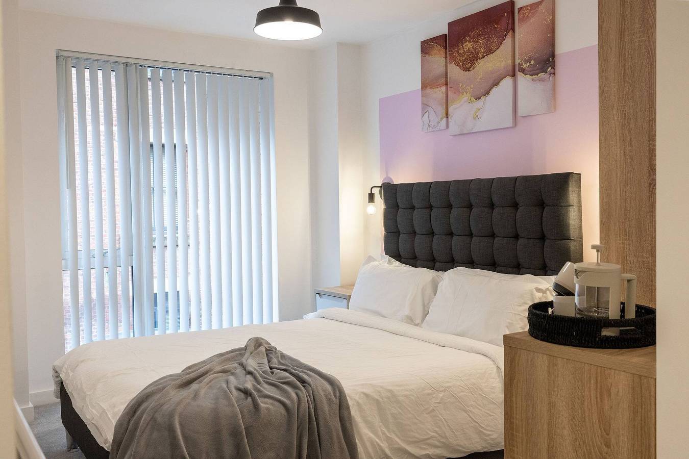 Entire apartment, Spacious Condo - Central Manchester - Piccadilly - Local Attractions - Parking in Manchester, Greater Manchester