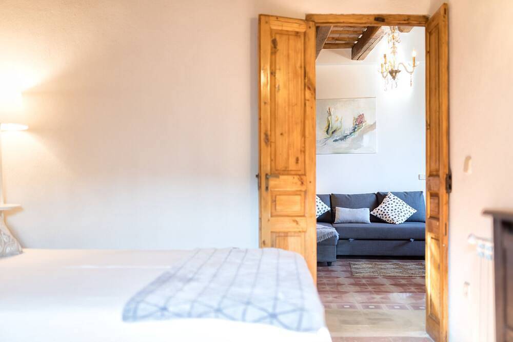 Flateli El Racó de Diana in San Jordi Desvalls, Gironés