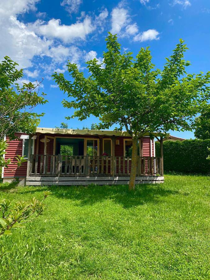 Camping pour 6 personnes, avec Terrasse et Jardin ainsi que Piscine et Vue
