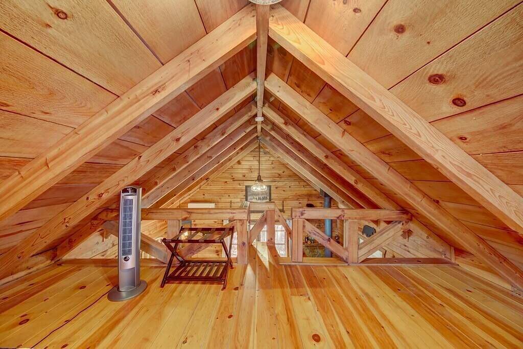 Log Cabin Retreat, Beautiful Views, trail @ house in Cherry Log, Chattahoochee National Forest