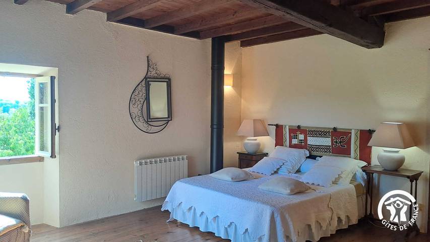 Gîte pour 6 personnes, avec terrasse et piscine à Cahuzac-sur-Vère - 4