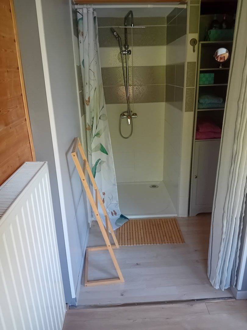 Chalet d'Art - Chambre in Saint-Georges (Cantal), Région de Saint-Flour