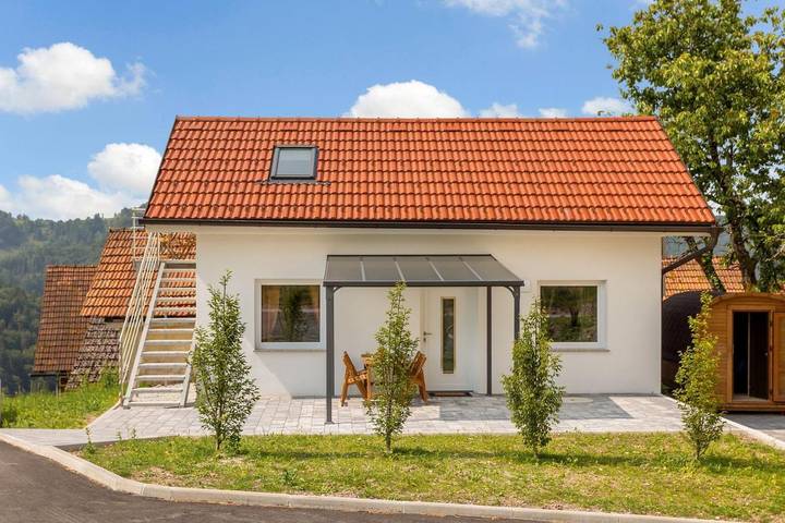 Gîte pour 3 personnes, avec jardin et balcon ainsi que vue et sauna à Zagorje ob Savi