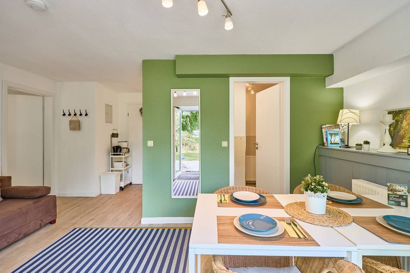 Ganze Wohnung, Ferienwohnung Seeblick direkt am See mit Terrasse in Süsel, Ostholstein