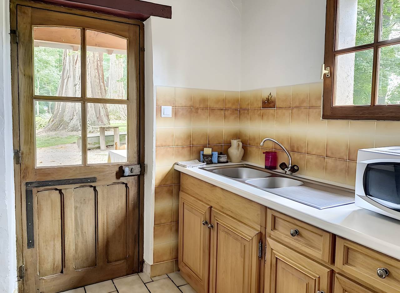 Maison de vacances « Le Chalêt La Neverdiere » avec terrasse privée, jardin commun et Wi-Fi in Ygrande, Allier