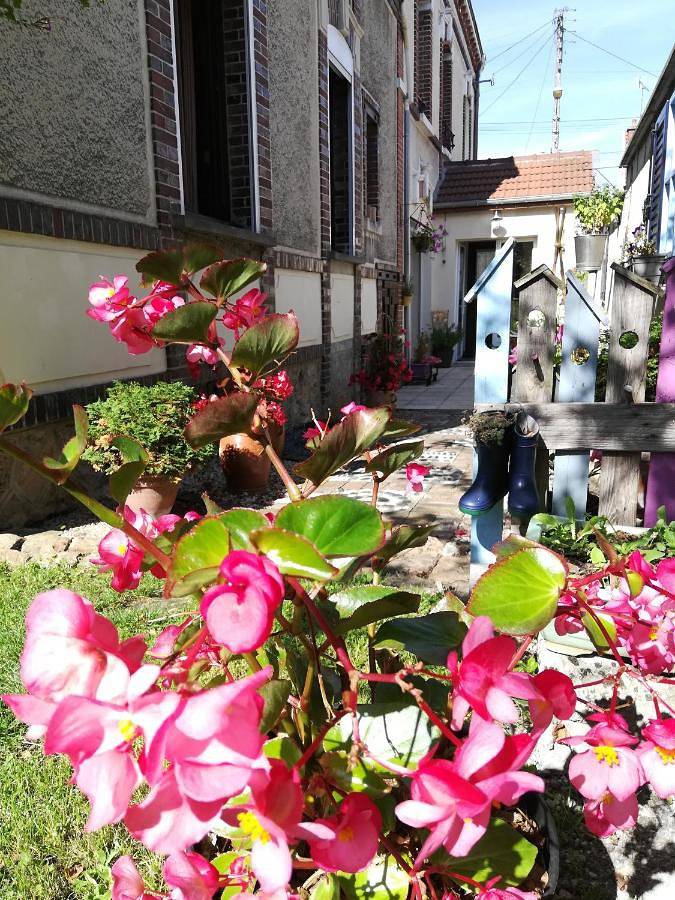 Chambre d’hôte pour 3 personnes, avec terrasse ainsi que vue et jardin, adapté aux familles dans l' Aube - 3
