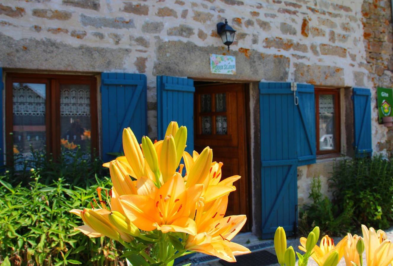 Gite Doux Séjour (23G1403) in Faux-Mazuras, Région de Guéret