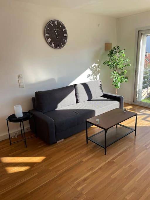 Gîte pour 2 personnes, avec Balcon et Terrasse dans Gare De Gentilly