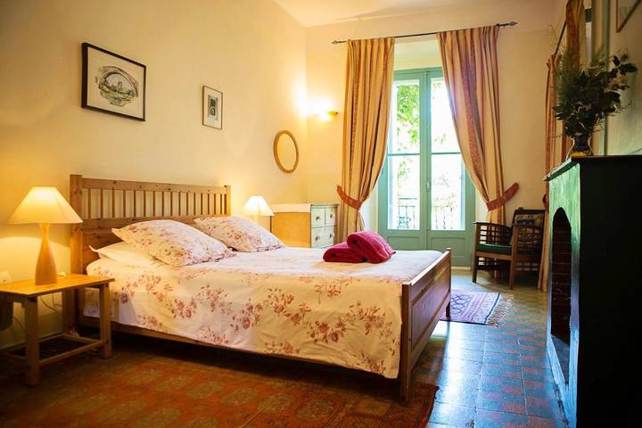 Location de vacances pour 7 personnes, avec Balcon et Terrasse ainsi que Jardin et Vue dans Abbaye Sainte Marie De Lagrasse