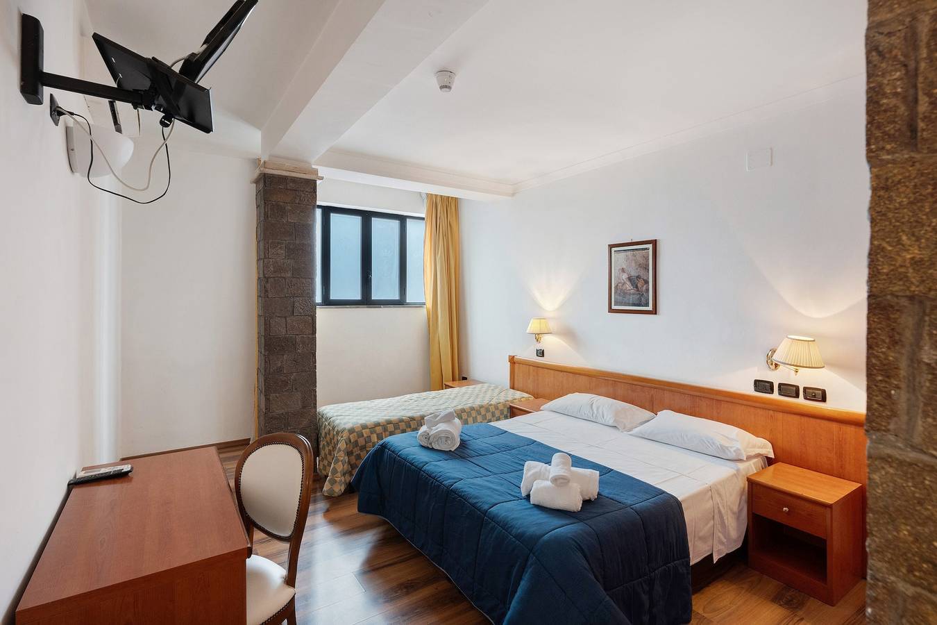 Bed and Breakfast H Pompeii Ruiins - Habitación Triple Estándar 8 in Pompeya (Nápoles), Parque nacional del Vesubio