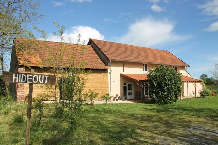 Location de vacances pour 8 personnes, avec terrasse ainsi que jardin et vue dans Cossaye