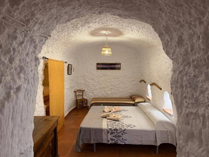 Casa rural para 4 personas, con jardín además de vistas y piscina, Familias con niños en Comarca de Guadix - 2