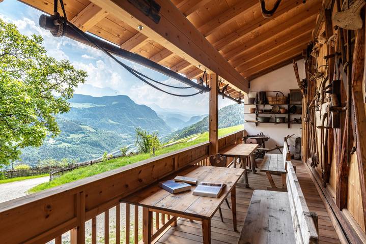 Appartamento intero, Appartamento vacanze "Dolomiten Winklerhof". Vista montagne, giardino e Wi-Fi in Villandro, Alpi Sarentine
