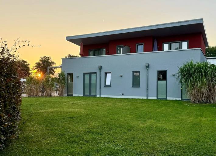 Habitación para 2 personas, con balcón además de jardín y vistas al lago - 1