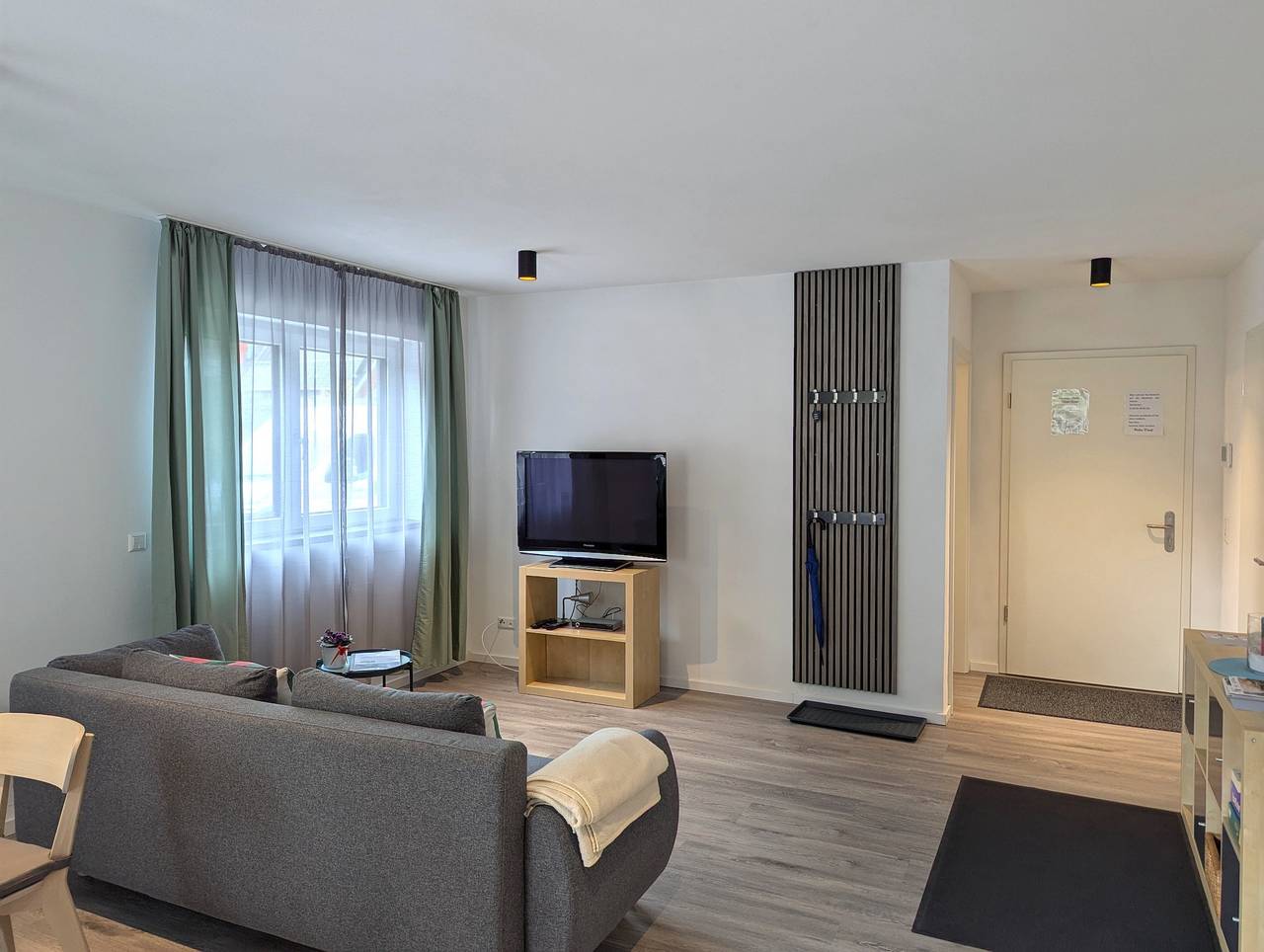 Ganze Wohnung, Ferienwohnung 'Schiller's Urban Escape' mit Bergblick, privater Terrasse und Wi-Fi in Freudenstadt, Mittlerer Schwarzwald