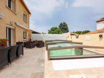 Gîte pour 8 personnes, avec balcon et piscine à Saint-Nazaire-de-Pézan