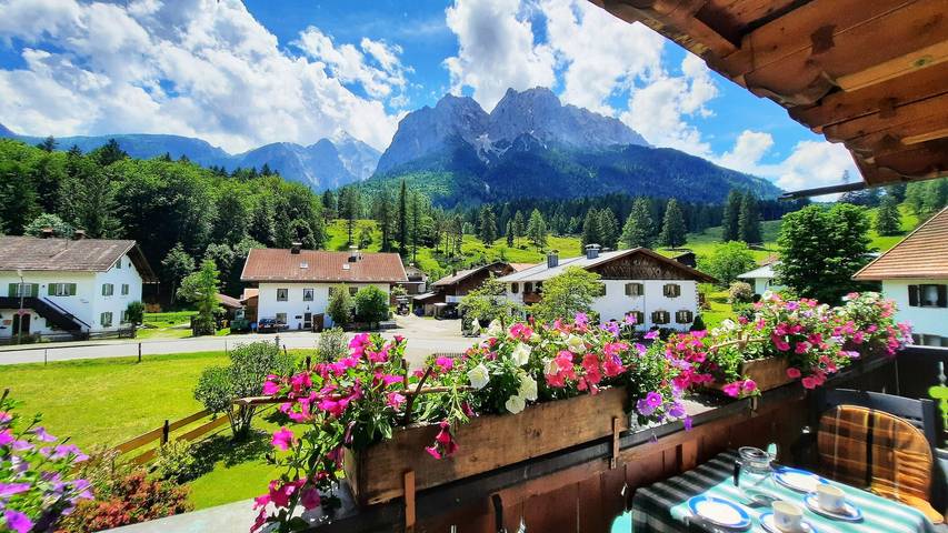 Ferienwohnung für 2 Personen, mit Balkon in der Zugspitzregion - 2