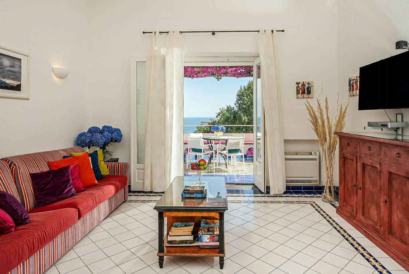 Villa de arte con piscina en la costa in Tovere, Costa Amalfitana